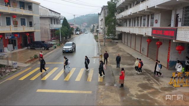 领取POS机：湖南娄底：小小微建议  暖心大民生