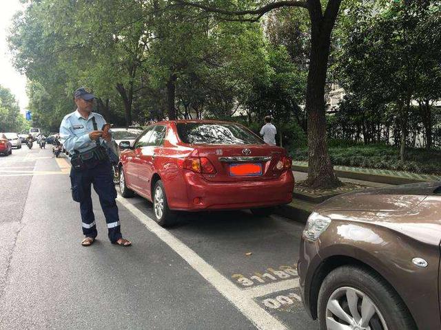 领取POS机：杭州道路停车收费POS机升级啦！银联卡也能支付，还有电子发票！